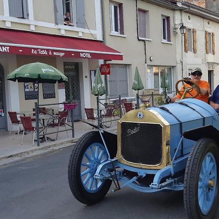 Logis Hotel Du Champ De Foire Saint-Aulaye-Puymangou المظهر الخارجي الصورة