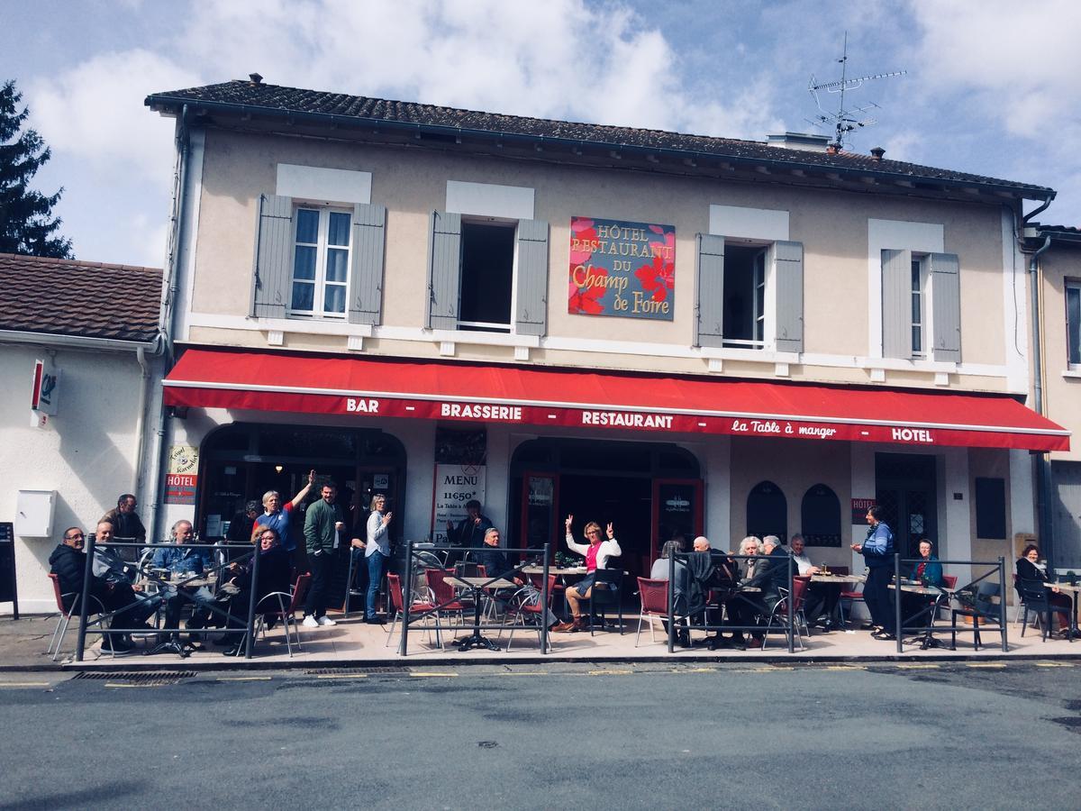Logis Hotel Du Champ De Foire Saint-Aulaye-Puymangou المظهر الخارجي الصورة
